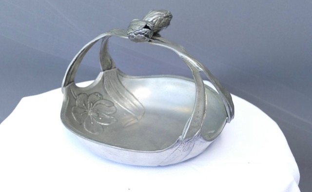 Corbeille à fruits en étain style Art Nouveau
