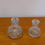 Lot de 2 petits flacons anciens en cristal