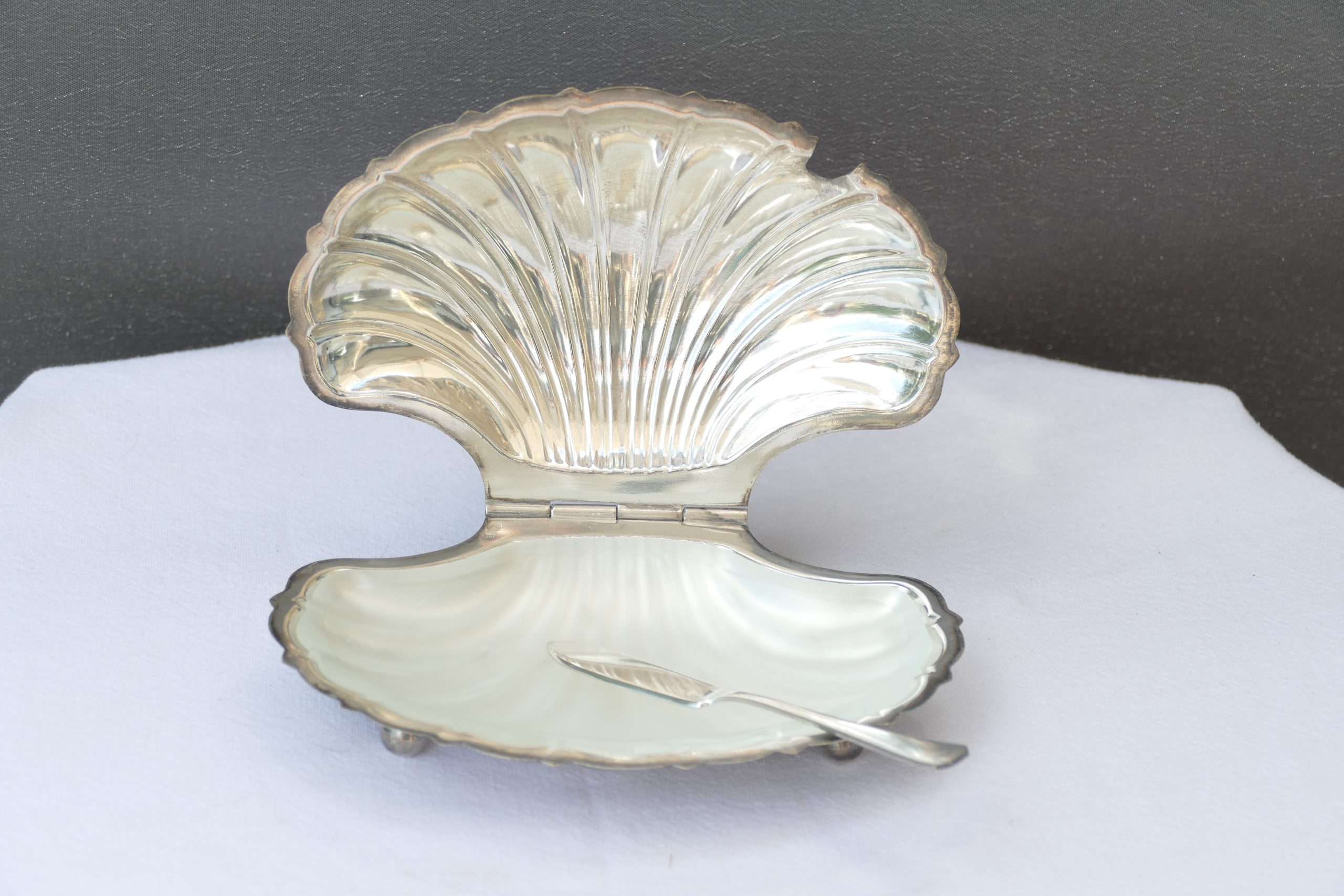 Beurrier coquillage en métal argenté