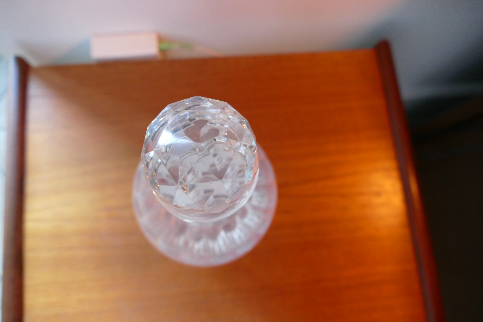 Carafe ancienne en cristal taillé style Le Creusot, vue 8