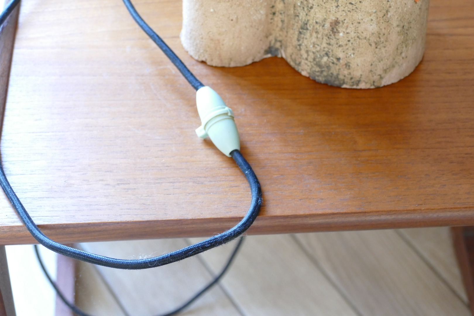 Lampe à poser en céramique signée Mário Reis, vue 11