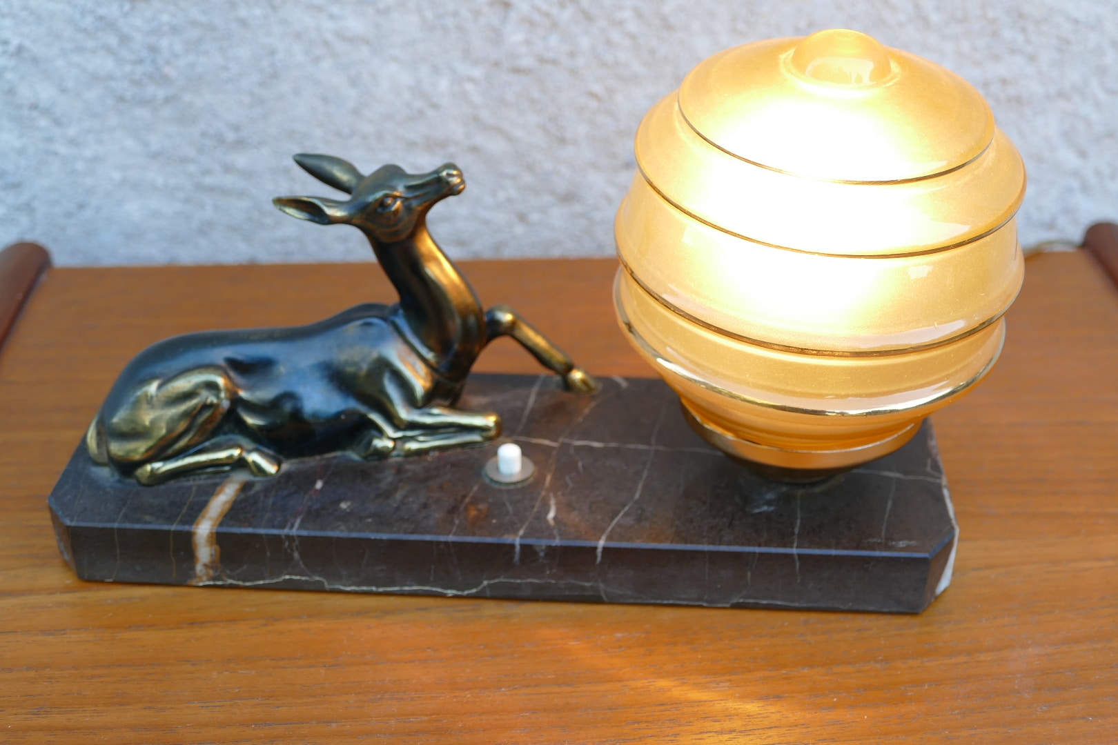 Lampe veilleuse au faon sur socle en marbre, années 50, vue 2
