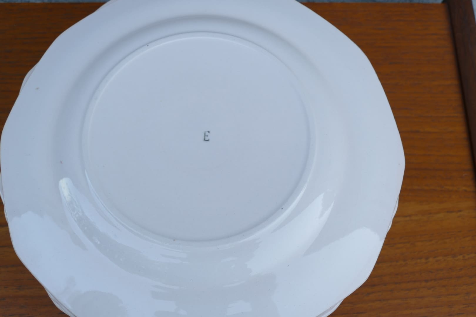Lot de 13 assiettes Saint-Amandinoise modèle Lys, vue 3
