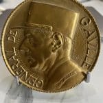 Médaille en bronze Général de Gaulle par Albert de Jaeger, avers au profil en képi