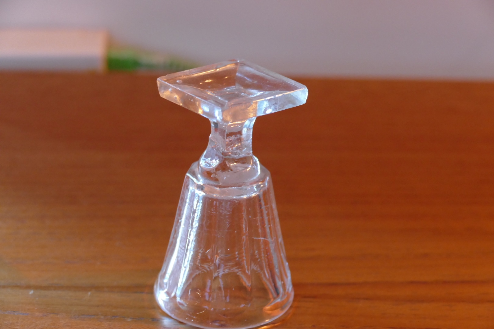 Service à liqueur, cabaret en bois et verres à pied, vue 4